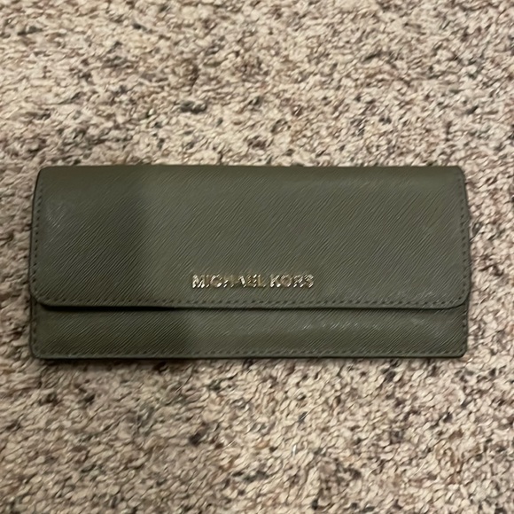 Michael Kors Handbags - Michael Kors wallet